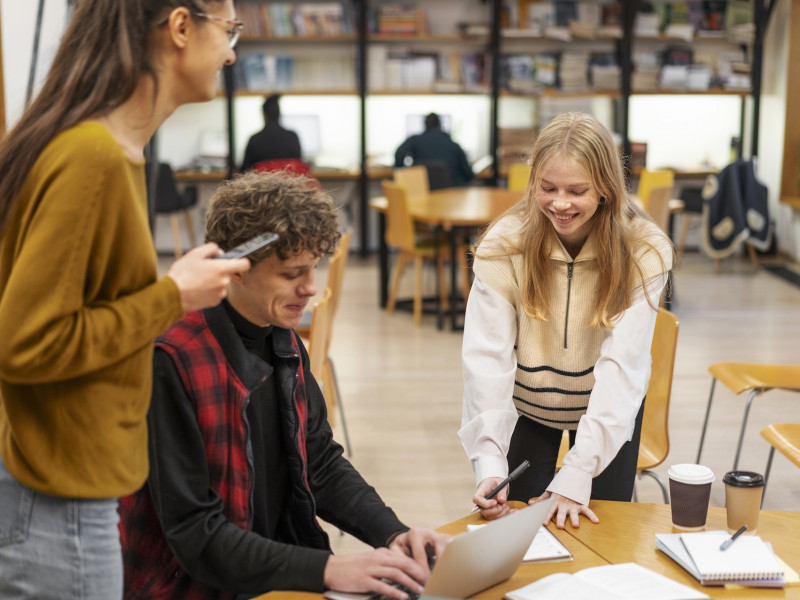 Esti iskola Kiskunhalas